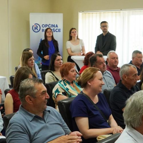 ODRŽANA POČETNA KONFERENCIJA PROJEKTA „VIŠENAMJENSKI CENTAR ROVIŠĆE” I POTPISAN UGOVOR ZA IZVOĐENJE RADOVA