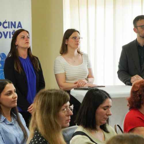 ODRŽANA POČETNA KONFERENCIJA PROJEKTA „VIŠENAMJENSKI CENTAR ROVIŠĆE” I POTPISAN UGOVOR ZA IZVOĐENJE RADOVA