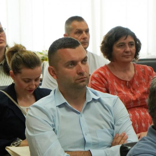 ODRŽANA POČETNA KONFERENCIJA PROJEKTA „VIŠENAMJENSKI CENTAR ROVIŠĆE” I POTPISAN UGOVOR ZA IZVOĐENJE RADOVA