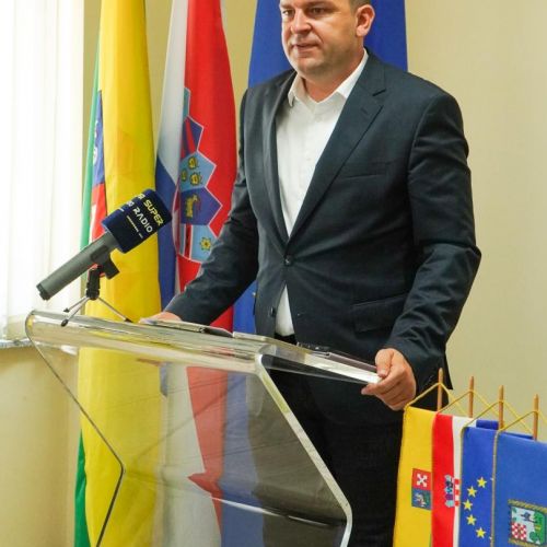 ODRŽANA POČETNA KONFERENCIJA PROJEKTA „VIŠENAMJENSKI CENTAR ROVIŠĆE” I POTPISAN UGOVOR ZA IZVOĐENJE RADOVA