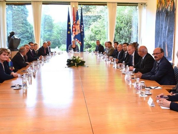 Načelnik Općine Rovišće Slavko Prišćan predsjednici RH skrenuo pozornost na probleme ruralnih sredina