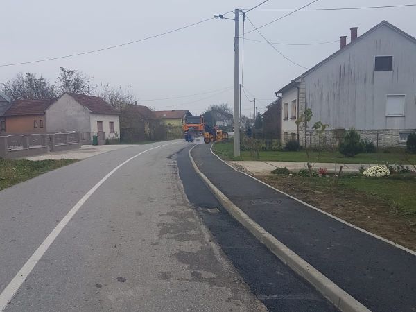 Dovršen projekt izgradnje nogostupa i oborinske kanalizacije Rovišće - Tuk